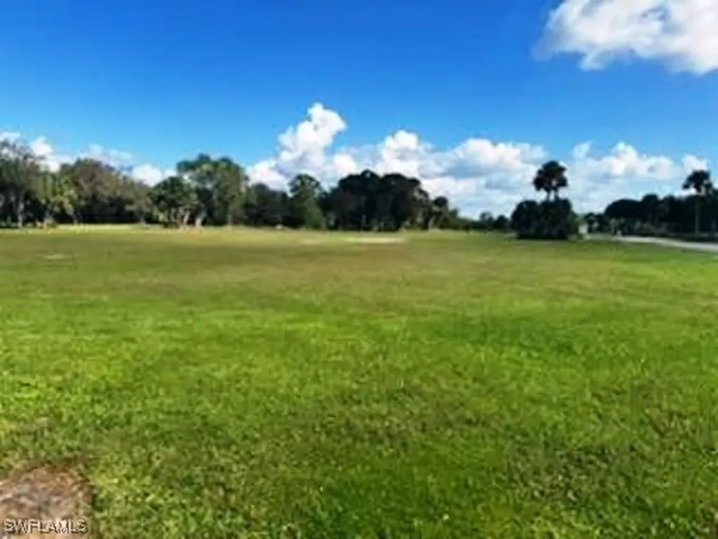 Tamiami Trail E Naples FL 34114