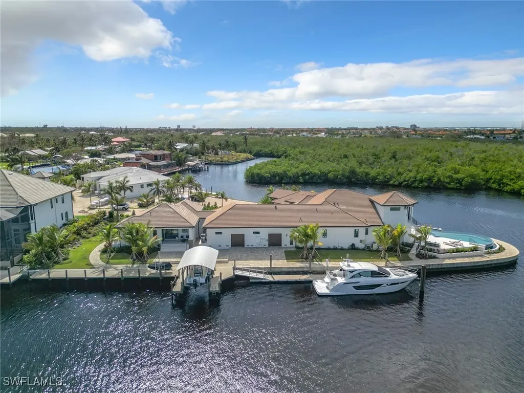 14201 Bay Drive Fort Myers FL 33919