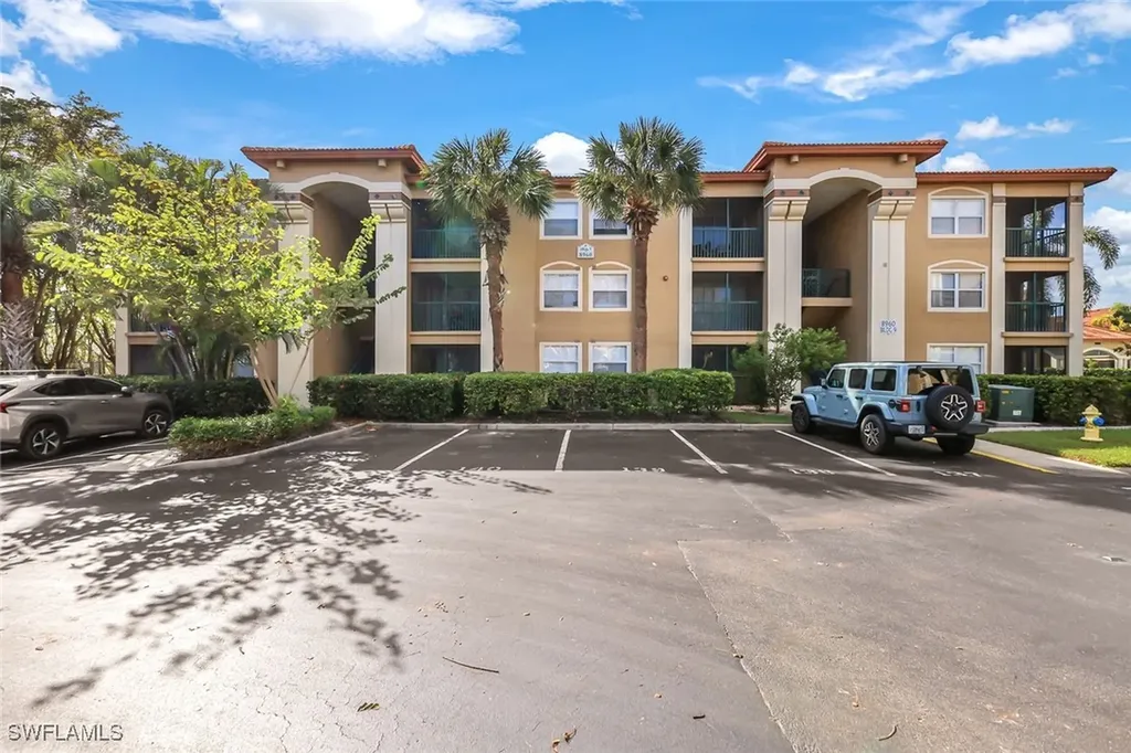 8960 Colonnades Court E Bonita Springs FL 34135