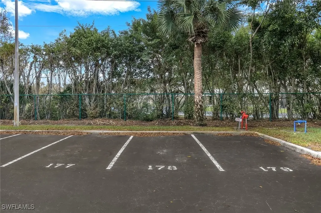 8960 Colonnades Court E Bonita Springs FL 34135