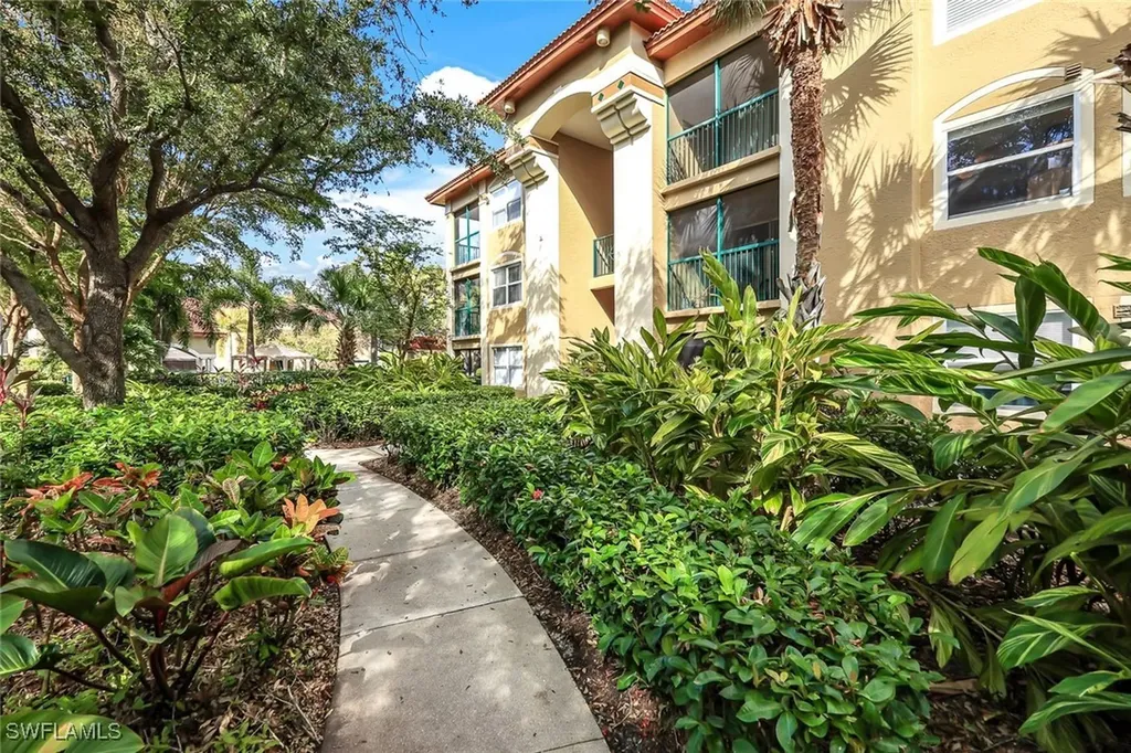 8960 Colonnades Court E Bonita Springs FL 34135