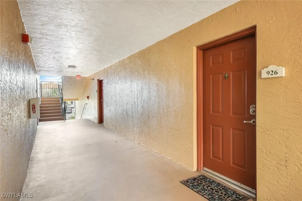 8960 Colonnades Court E Bonita Springs FL 34135