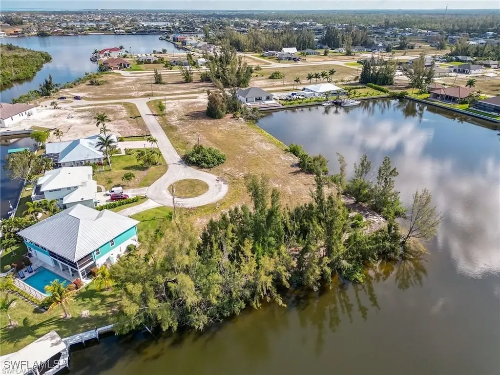 2305 NW 44th Place Cape Coral FL 33993