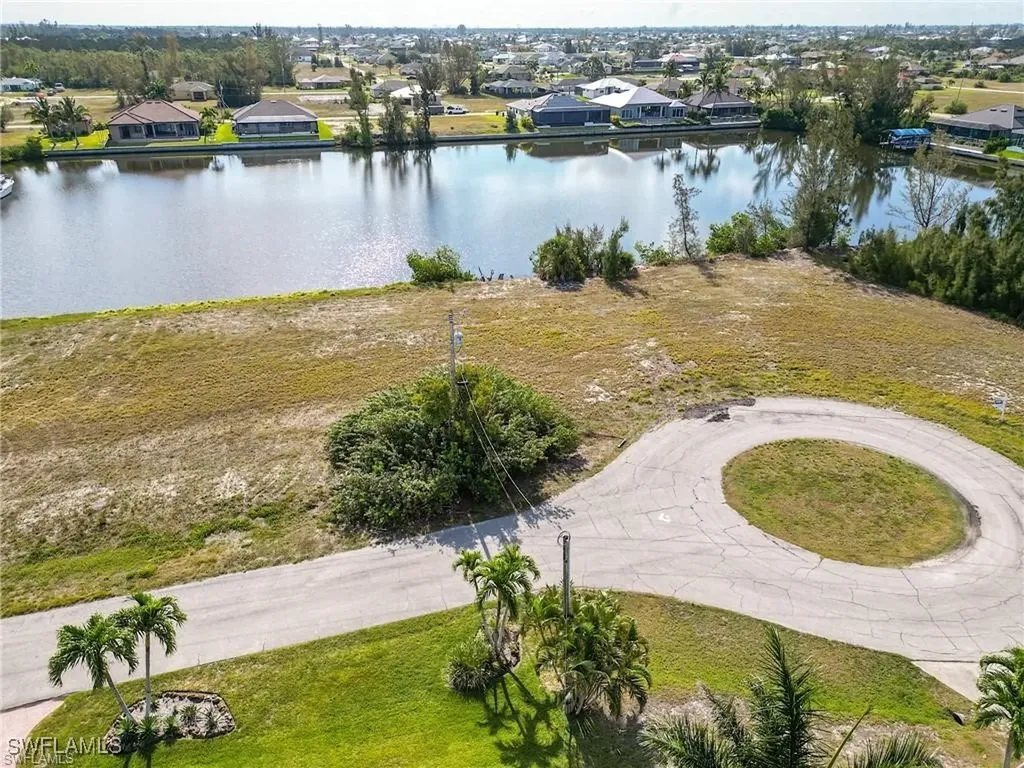 2305 NW 44th Place Cape Coral FL 33993