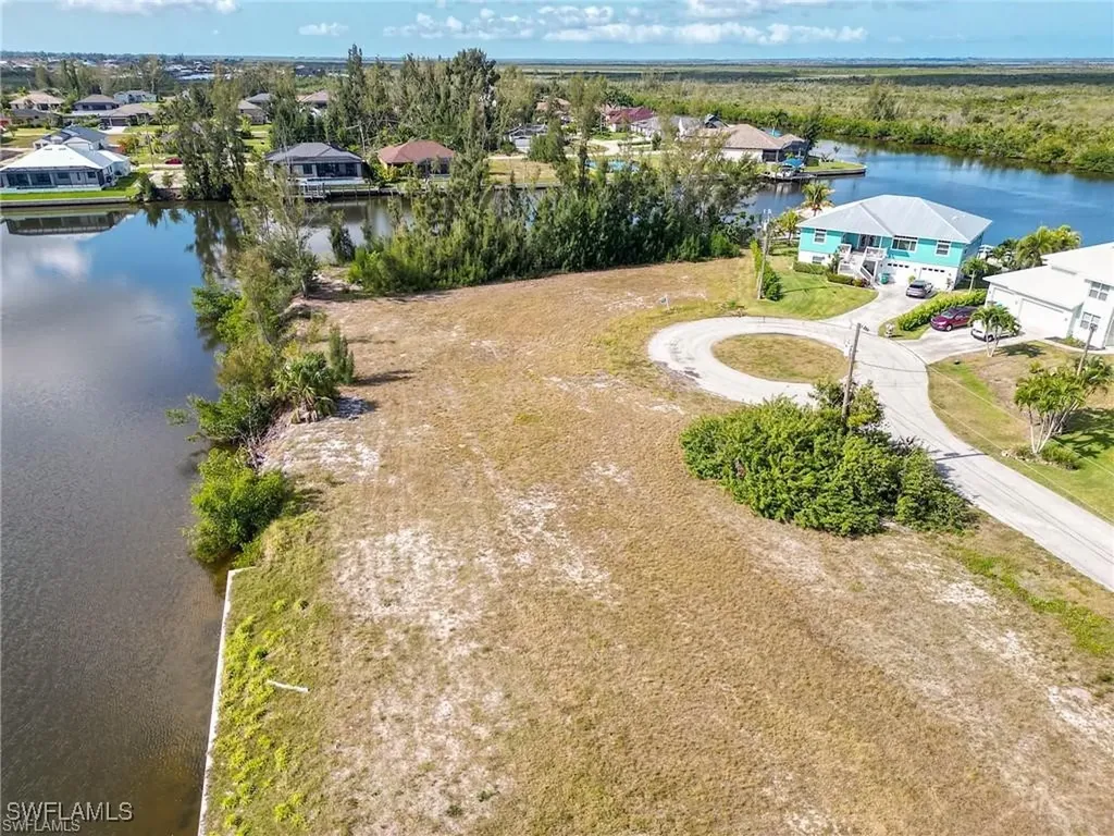 2305 NW 44th Place Cape Coral FL 33993