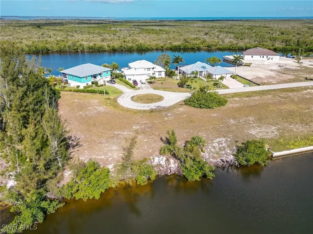 2305 NW 44th Place Cape Coral FL 33993