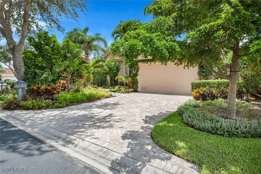1725 York Island Drive Naples FL 34112