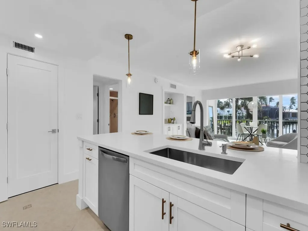 300 Park Shore Drive Naples FL 34103