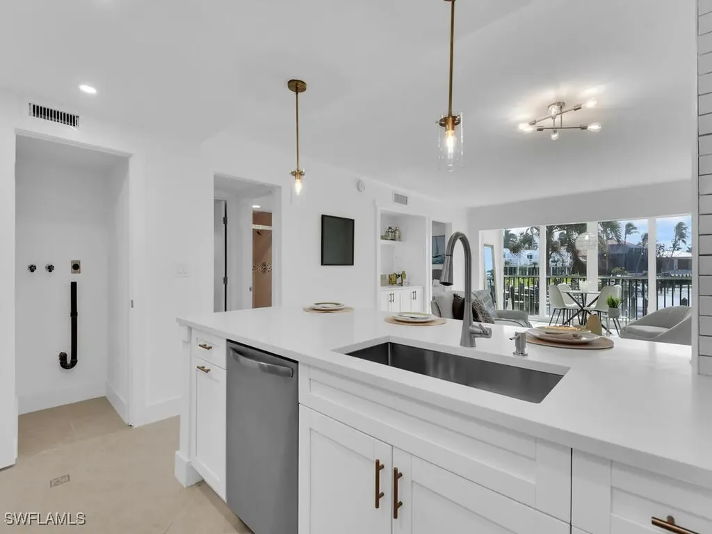 300 Park Shore Drive Naples FL 34103