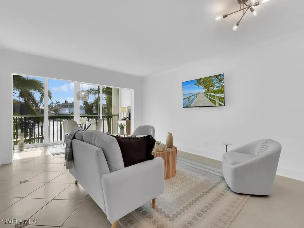 300 Park Shore Drive Naples FL 34103