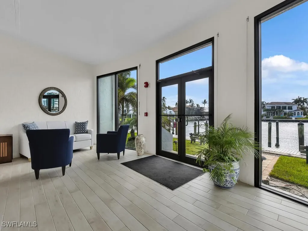 300 Park Shore Drive Naples FL 34103
