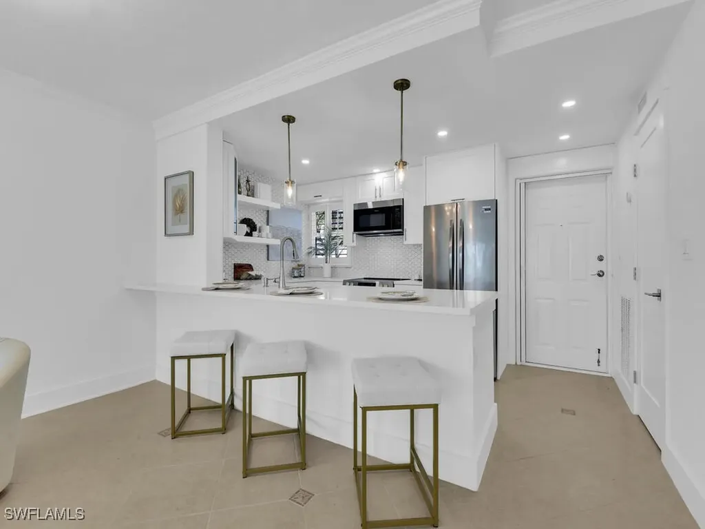 300 Park Shore Drive Naples FL 34103
