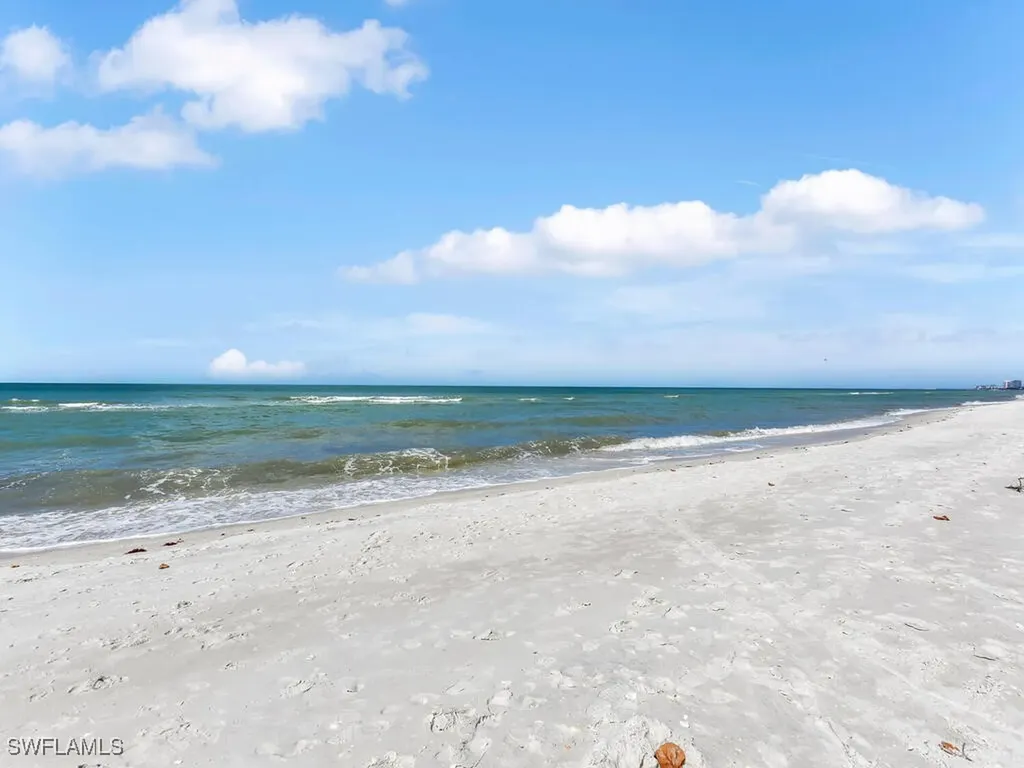 300 Park Shore Drive Naples FL 34103