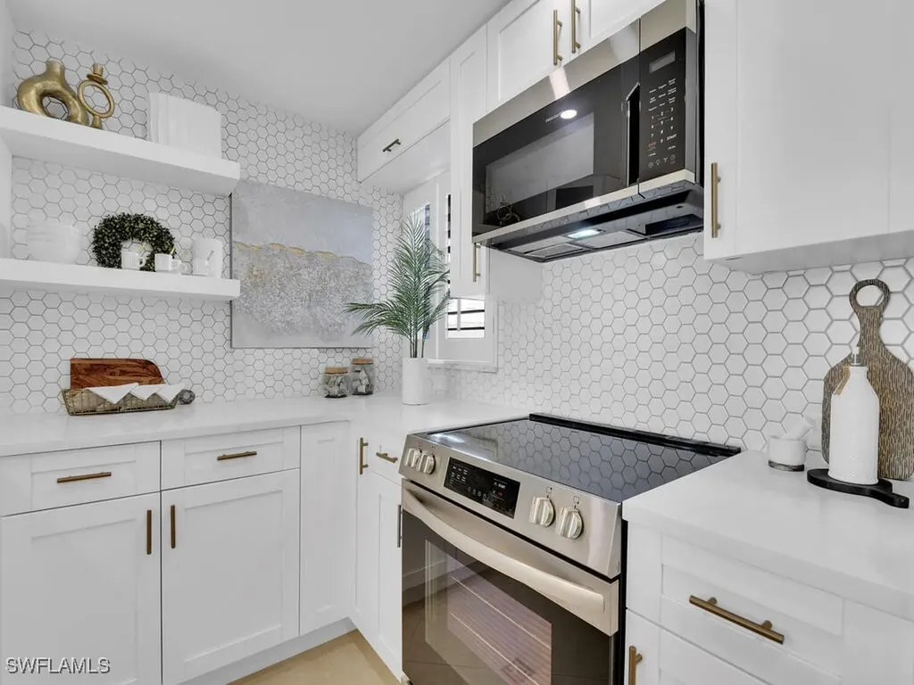 300 Park Shore Drive Naples FL 34103