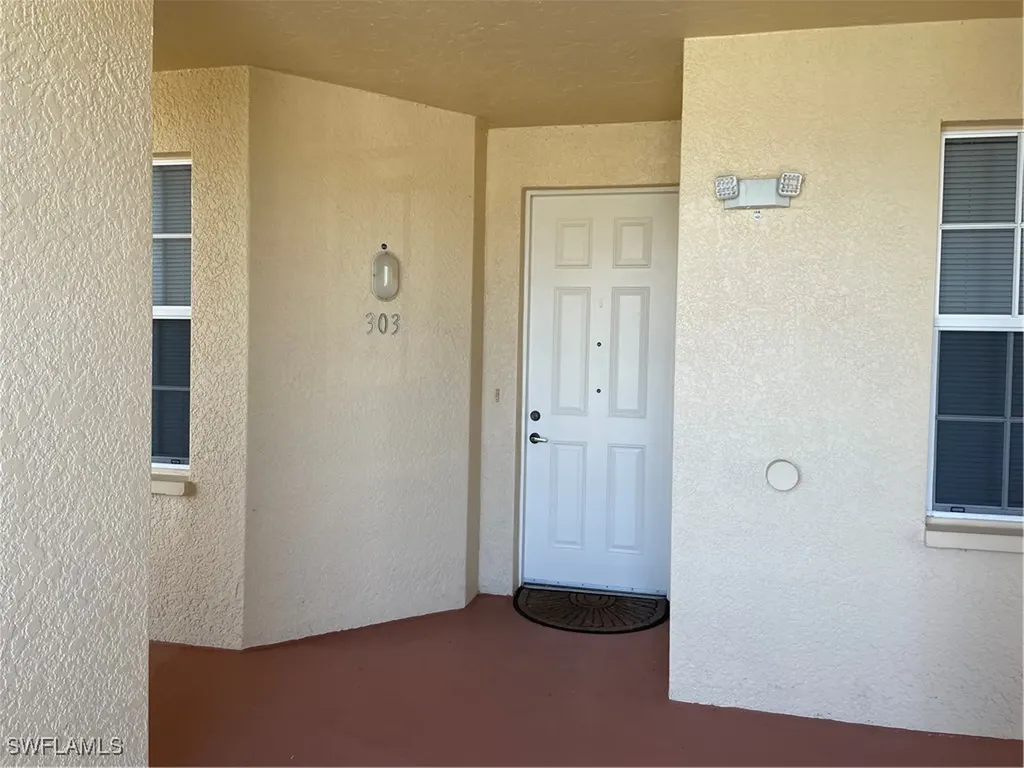 1105 Van Loon Commons Circle Cape Coral FL 33909
