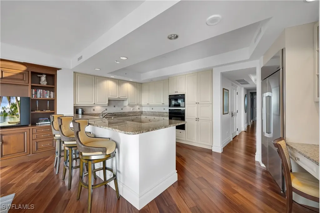7575 Pelican Bay Boulevard Naples FL 34108