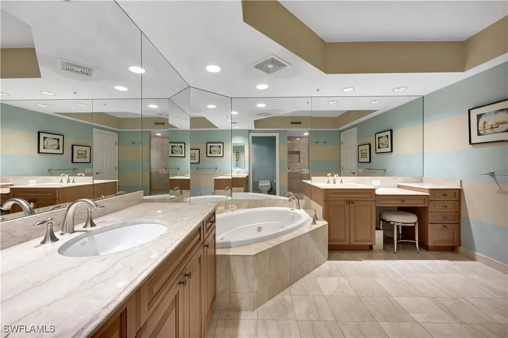 7575 Pelican Bay Boulevard Naples FL 34108