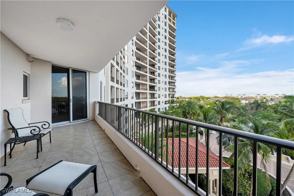 7575 Pelican Bay Boulevard Naples FL 34108