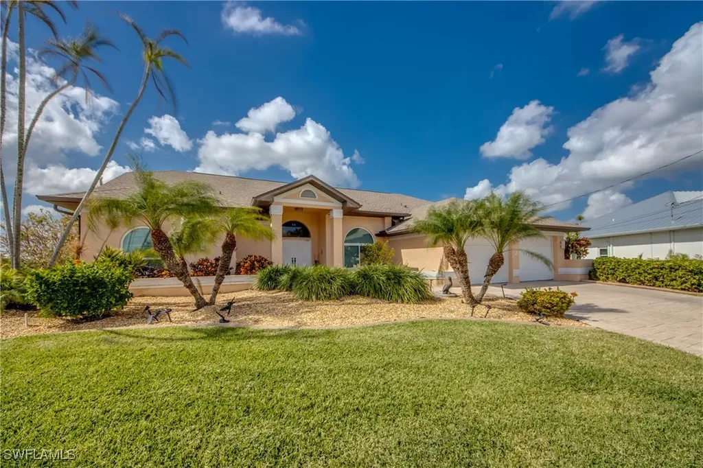 3812 SW 27th Court Cape Coral FL 33914