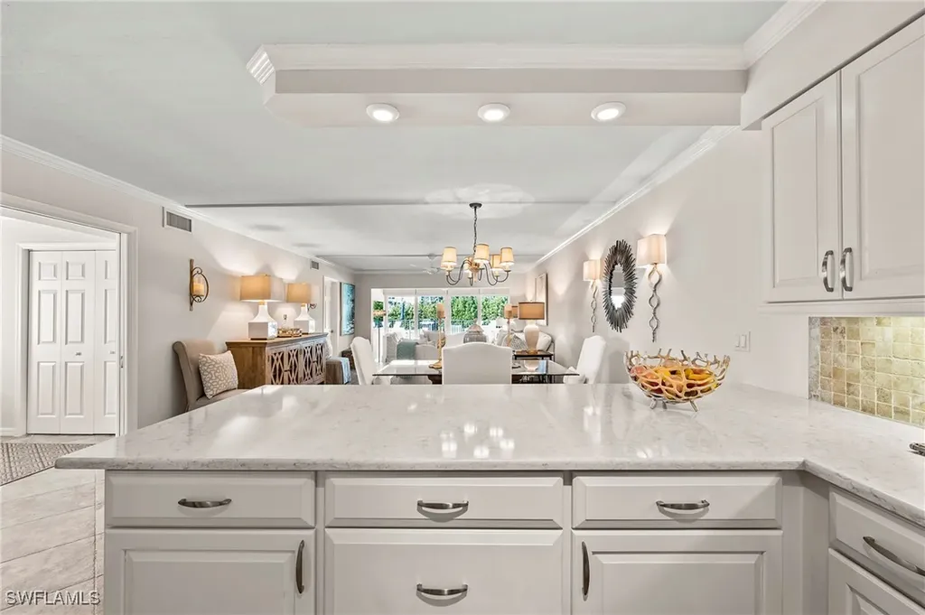 4155 Crayton Road Naples FL 34103