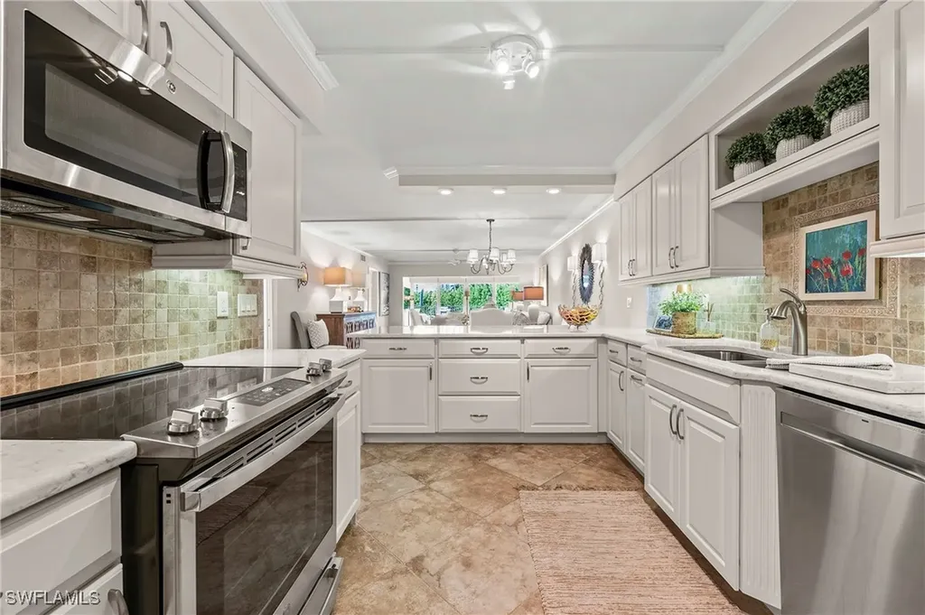 4155 Crayton Road Naples FL 34103