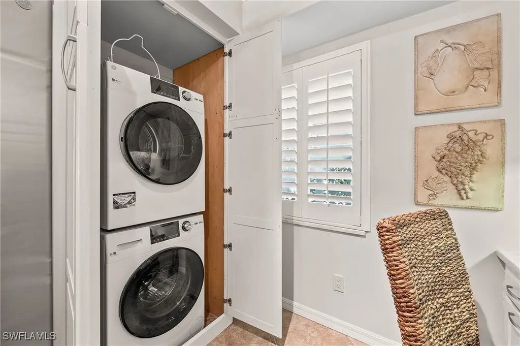 4155 Crayton Road Naples FL 34103