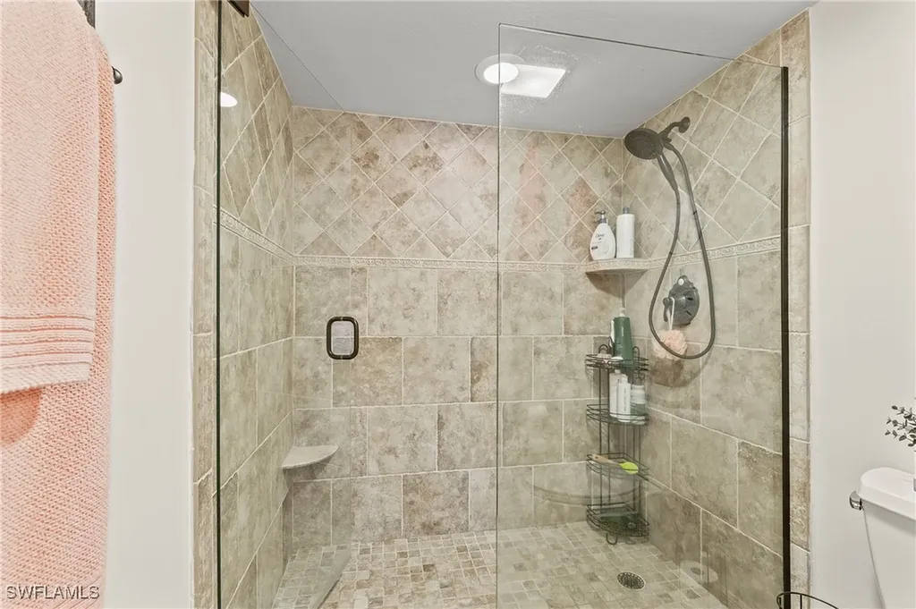 4155 Crayton Road Naples FL 34103