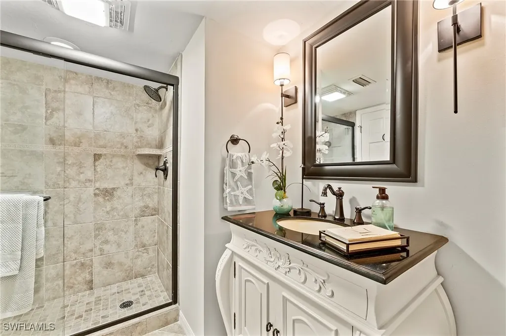 4155 Crayton Road Naples FL 34103