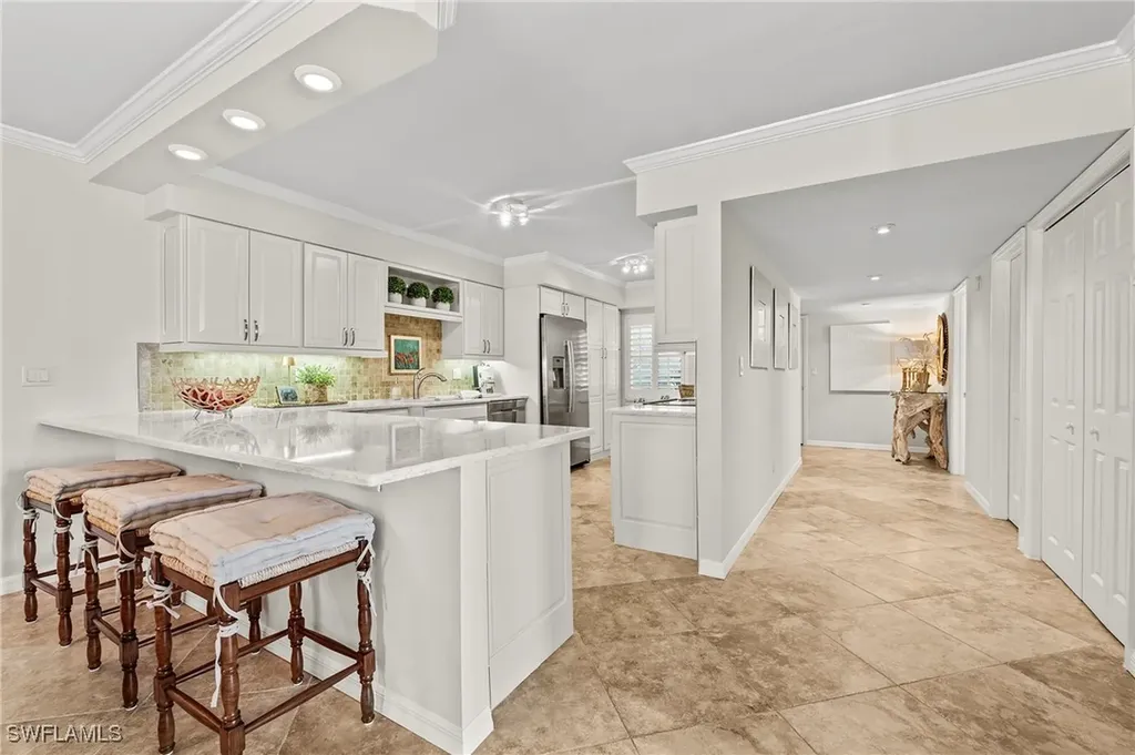 4155 Crayton Road Naples FL 34103