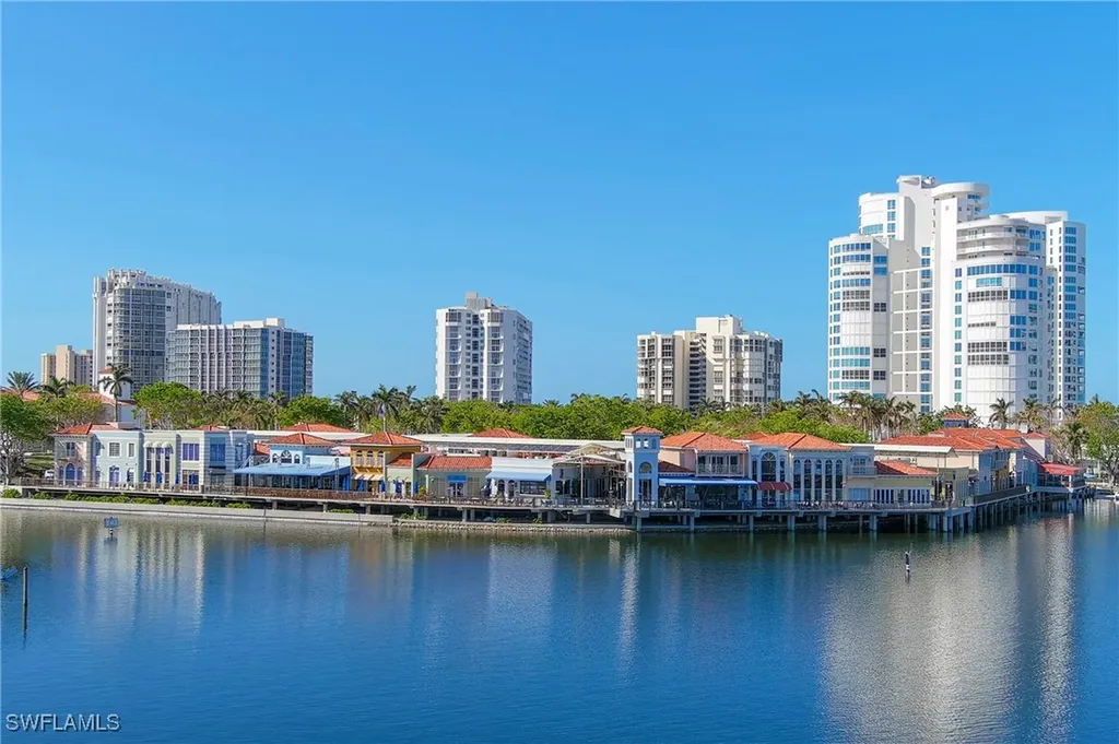 4155 Crayton Road Naples FL 34103