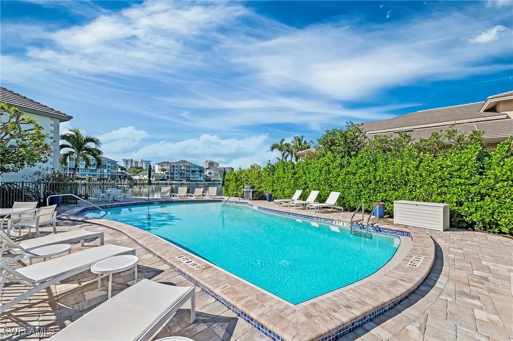 4155 Crayton Road Naples FL 34103
