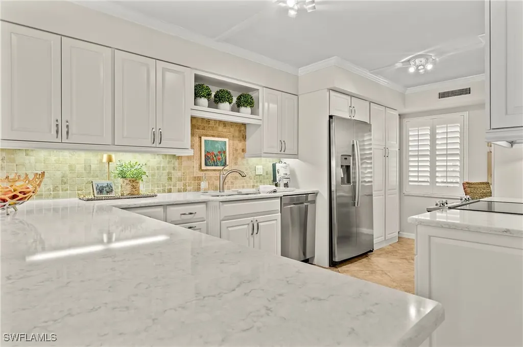 4155 Crayton Road Naples FL 34103
