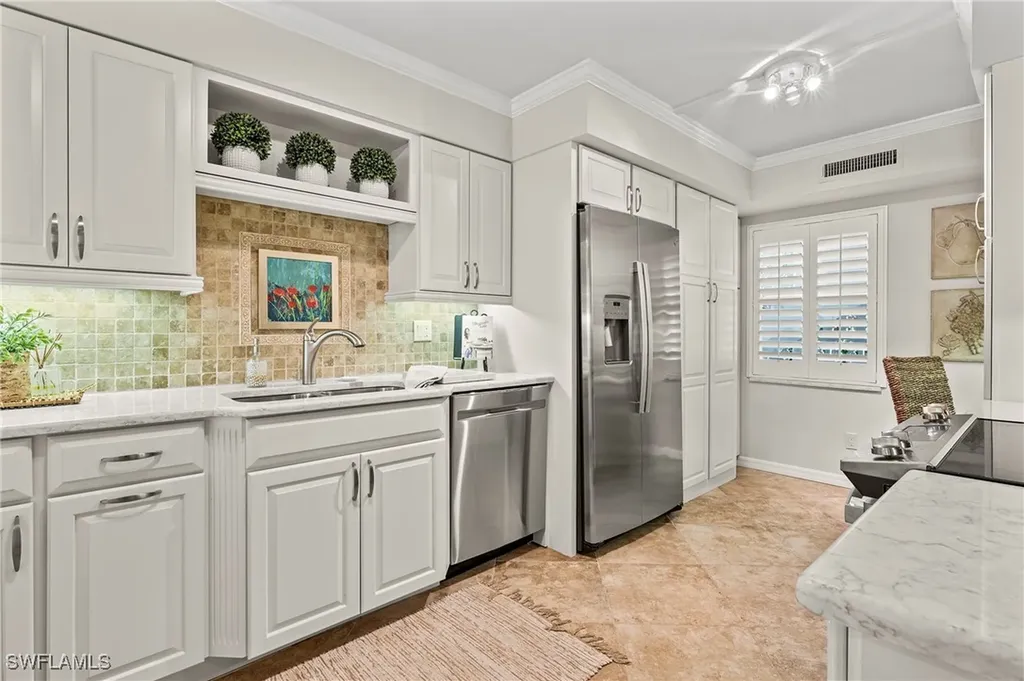 4155 Crayton Road Naples FL 34103