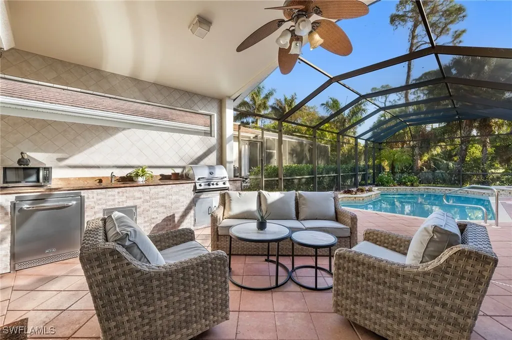4744 Cerromar Drive Naples FL 34112