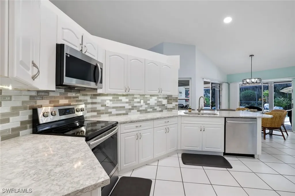6653 Huntley Lane N Naples FL 34104