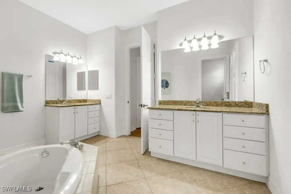 400 Cypress Way W Naples FL 34110
