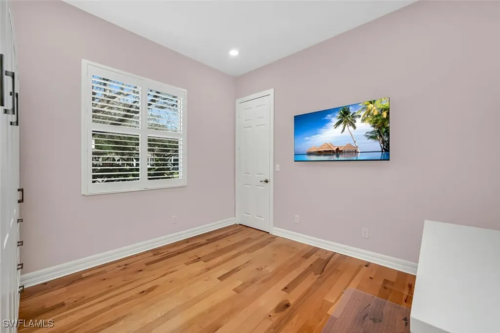 400 Cypress Way W Naples FL 34110