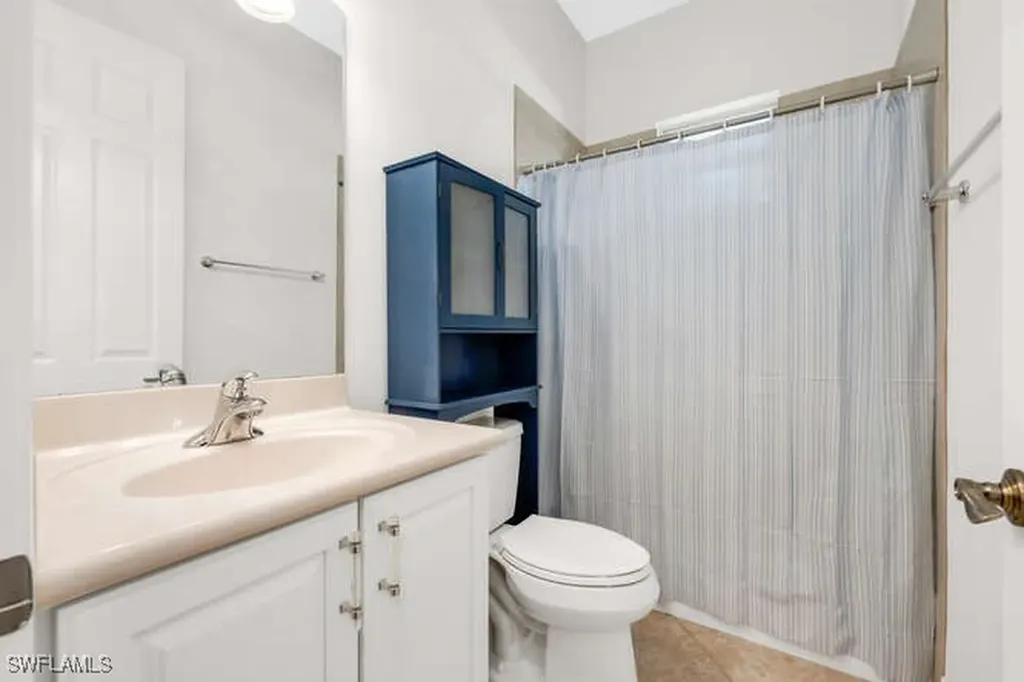 400 Cypress Way W Naples FL 34110