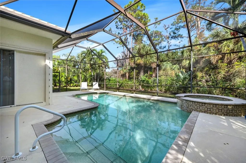 400 Cypress Way W Naples FL 34110