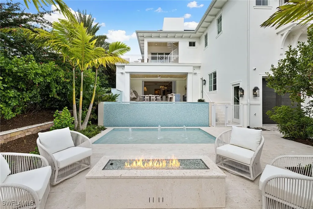 12 Sabre Lane Naples FL 34102