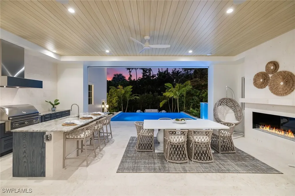 12 Sabre Lane Naples FL 34102