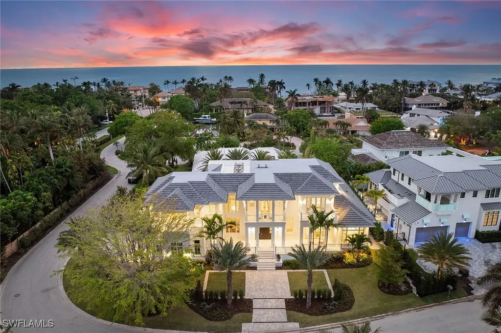 12 Sabre Lane Naples FL 34102