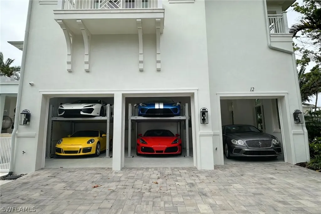 12 Sabre Lane Naples FL 34102