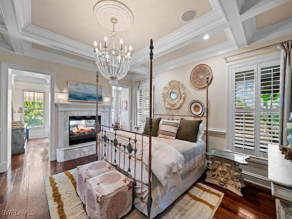 563 3rd Street N Naples FL 34102