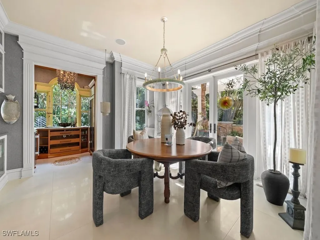 563 3rd Street N Naples FL 34102