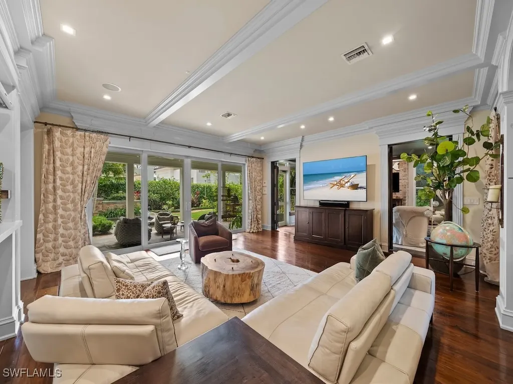 563 3rd Street N Naples FL 34102