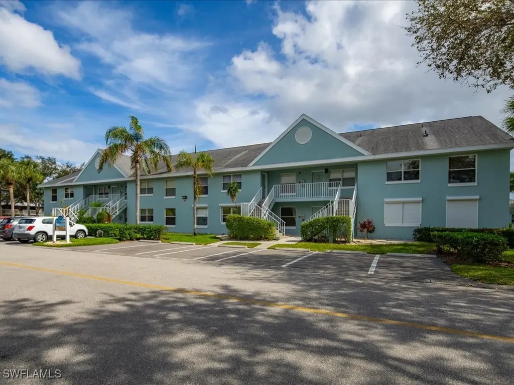 Naples FL, 161 Wading Bird Circle, Unit L-105