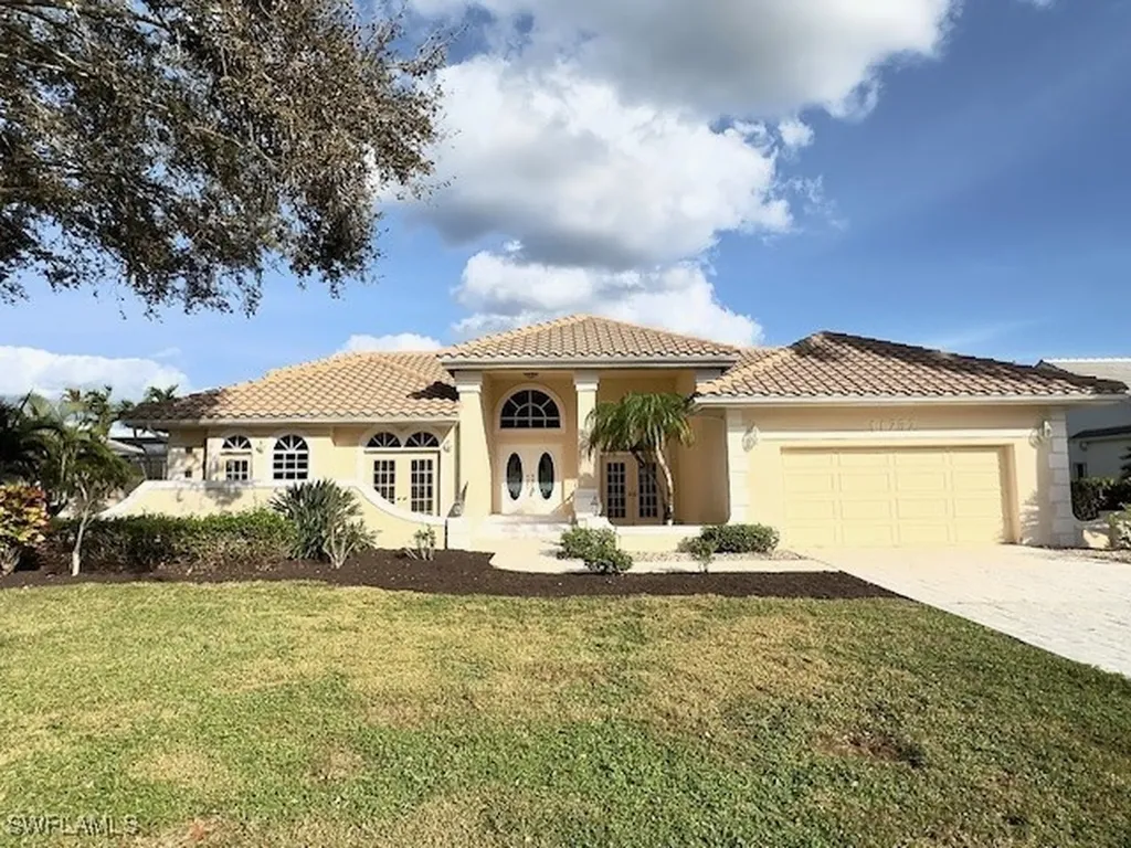 11752 Longshore Way W Naples FL 34119