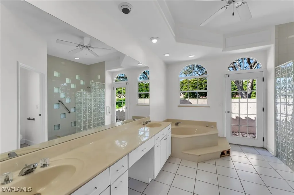 11752 Longshore Way W Naples FL 34119