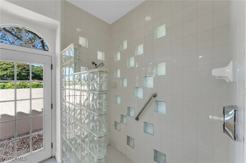 11752 Longshore Way W Naples FL 34119